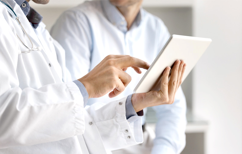 Bác sĩ Phạm Hồ Nam đánh giá ngoại hình nam giới trước khi thẩm mỹ