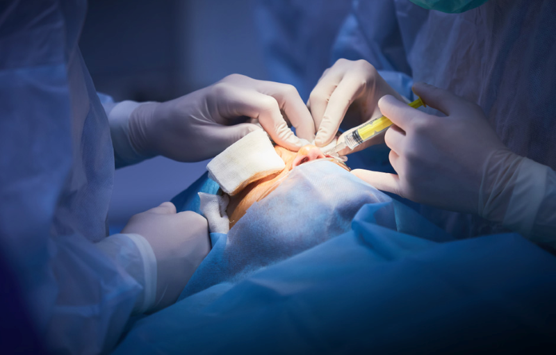 Phòng mổ vô trùng đạt chuẩn y khoa – Thạc sĩ, Bác sĩ Phạm Hồ Nam